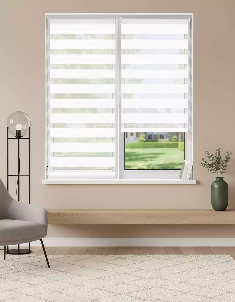 Store banne sur mesure — Atout Menuiserie dans l'Eure