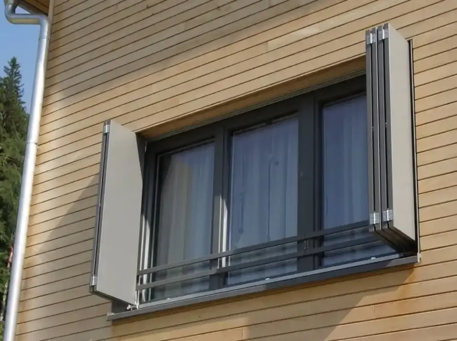 Volet sur mesure — Atout Menuiserie (Eure)
